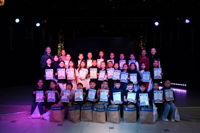 Воспитанникам детской цирковой студии «Арктик цирк» вручены благодарственные письма