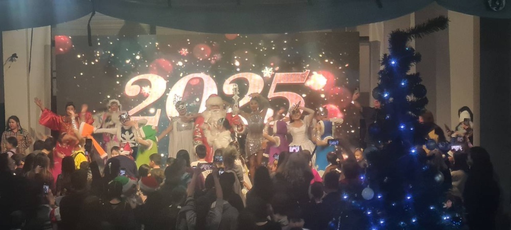 Государственный цирк Якутии показал утренник для детей из семей военнослужащих СВО.  