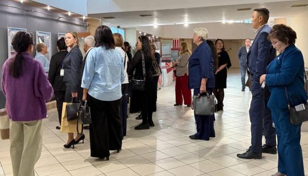 В Государственном цирке Якутии состоялась встреча архивистов. 