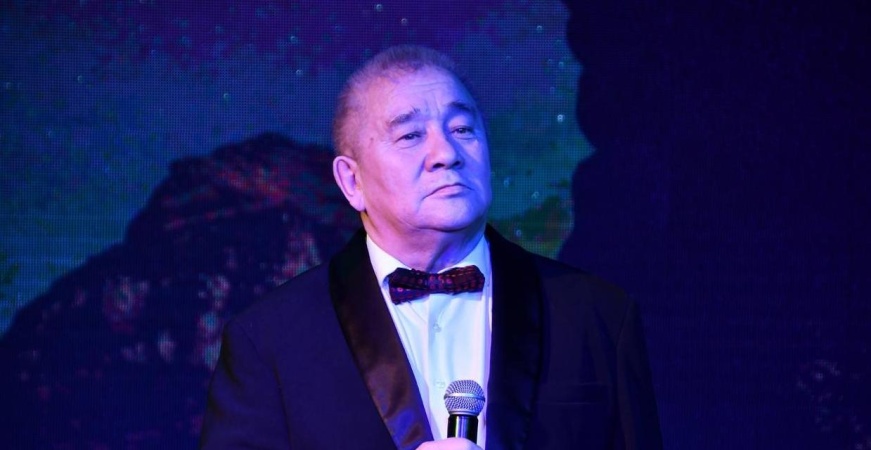 В прошедшую пятницу в малом зале Государственного цирка Якутии по доброй традиции состоялся проект "Вечер с кумиром"