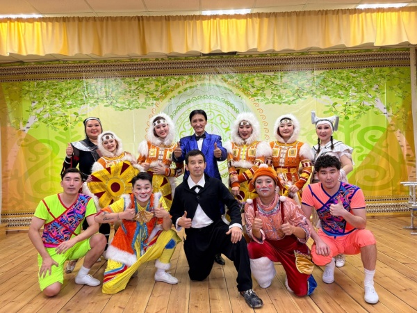 Выступление с выездной программой в 15 наслегах Намского и Хангаласского улусов.