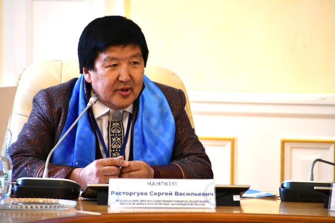 Сыырка аан дойдуну сомоҕолуур