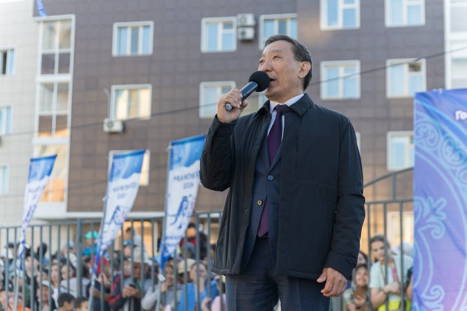 Коллектив Государственного цирка сердечно поздравляет министра культуры и духовного развития Республики Саха (Якутия) Афанасия Ивановича Ноева  с Днем рождения!