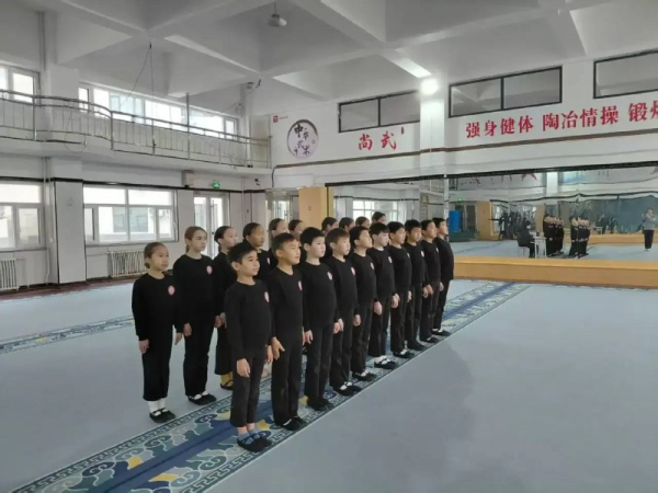 Первый экзамен детей в Хэбэйском колледже искусств в г. Учао