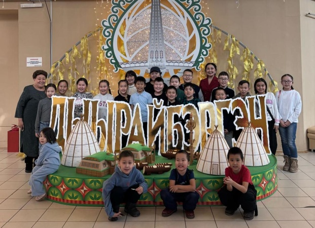 Для школьников  Бедиминской средней общеобразовательной школы им. Н.Д.Неустроева были организованы экскурсии по цирку и посещение цирковой сказки по мотивам олонхо. 