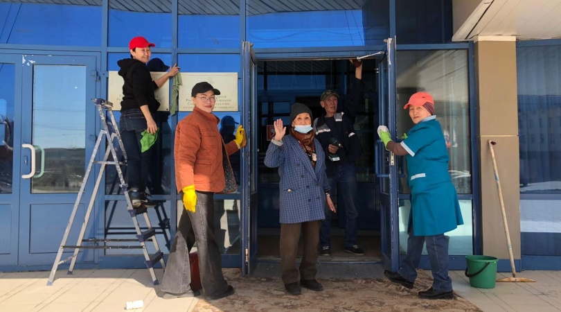 Очередной субботник в цирке!