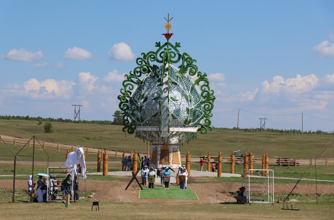 НА ТОРЖЕСТВЕННОМ ОТКРЫТИИ ЫСЫАХА ОЛОНХО В АМГЕ ПОКАЖУТ ПРЕДСТАВЛЕНИЕ «СЫЛГЫ УОЛА ДЫЫРАЙ БЭРГЭН»
