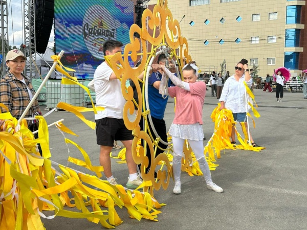 На Комсомольской площади идет подготовка к торжественному открытию XXV Федерального Сабантуя