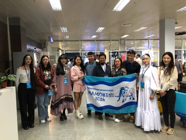 Приветствуем группу артистов из Вьетнама - участников VII Международного циркового фестиваля  «МАМОНТёнок-2024»  