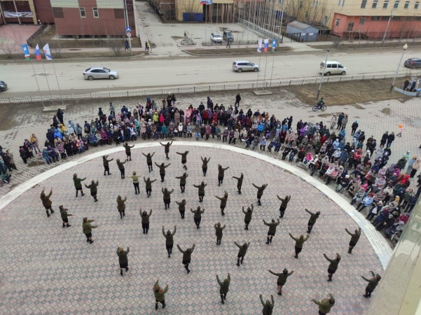 Авторский проект заслуженной артистки России и народной артистки Якутии Марфы Колесовой-Расторгуевой к 9 мая.