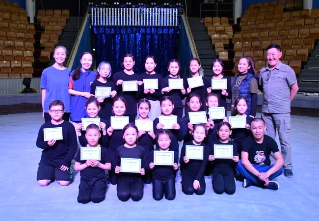 Состоялся отчетный открытый урок детской студии "Арктик цирк"