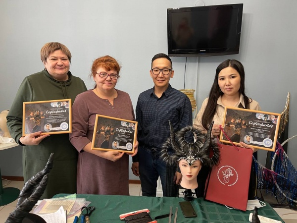 Состоялся первый мастер-класс  «Костюмная бутафория и костюмные аксессуары» в Государственном цирке Якутии 