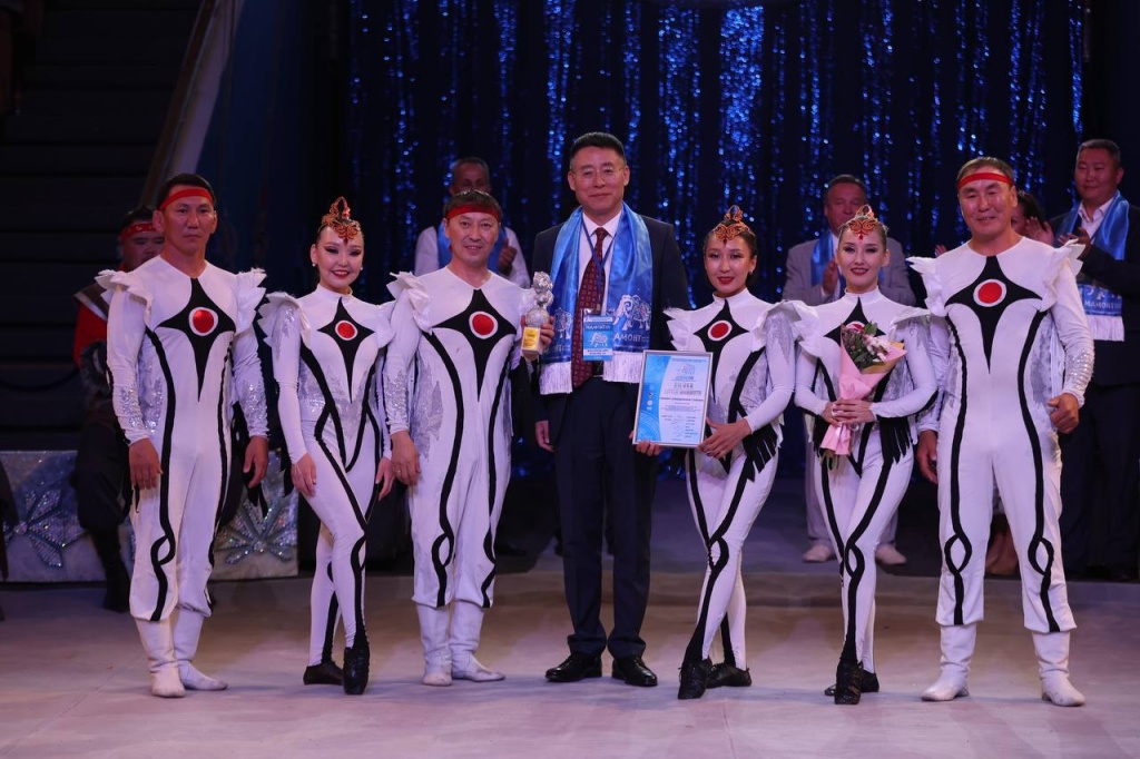 8. Серебро номер (Священные стерхи) Канатоходцы РС (Я) г.Якутск (Россия).jpg