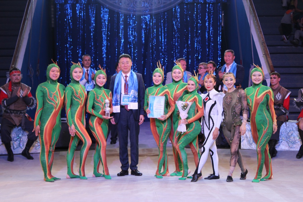 Серебро номер (Волшебный лес) в жанре эквилибристика-каучук.JPG